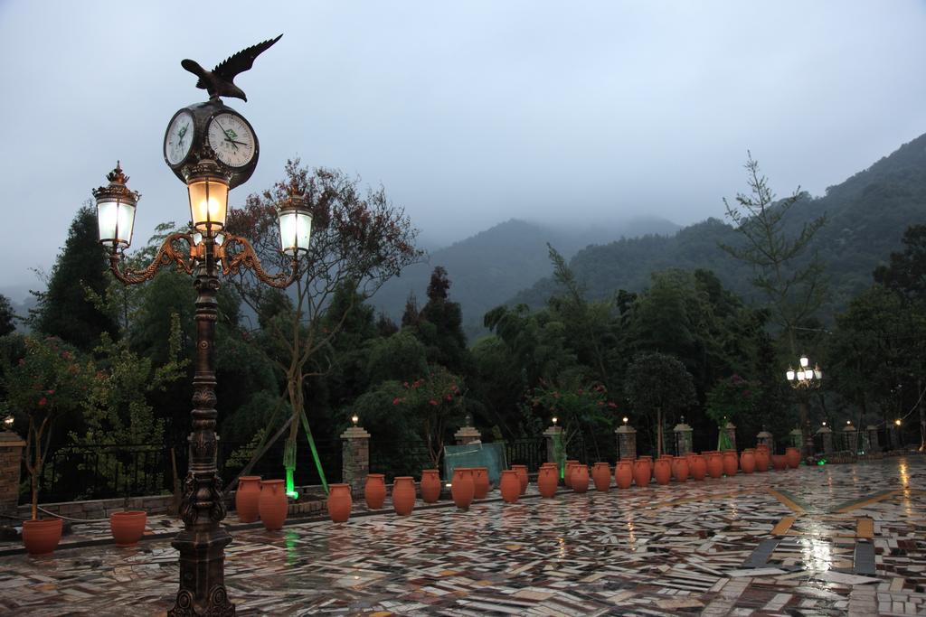 Panshan Tingquan Tuwo Holiday Resort Лэшань Экстерьер фото