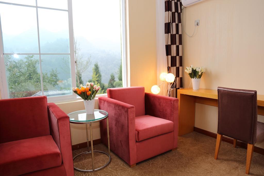 Panshan Tingquan Tuwo Holiday Resort Лэшань Номер фото