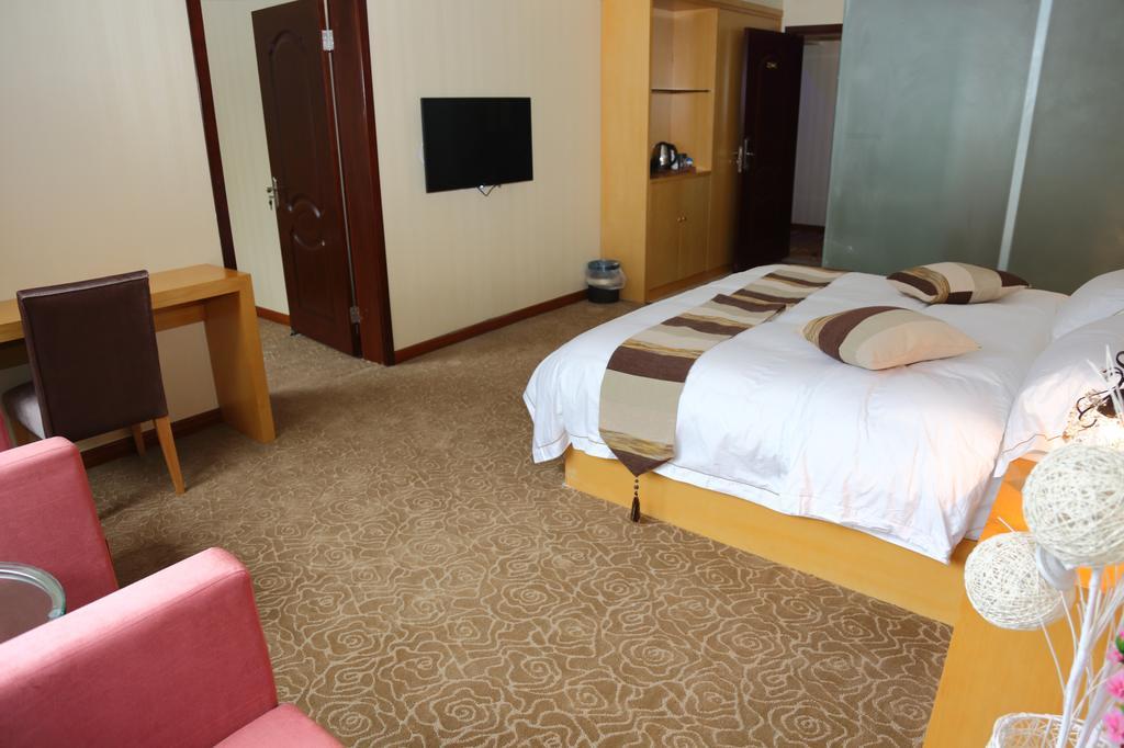 Panshan Tingquan Tuwo Holiday Resort Лэшань Номер фото