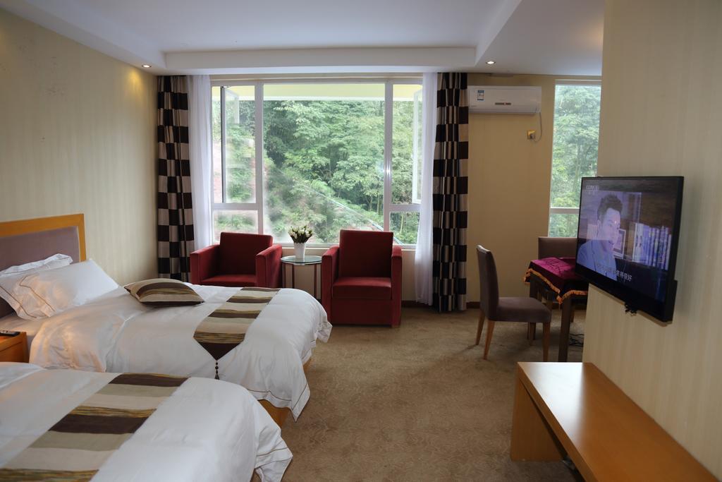Panshan Tingquan Tuwo Holiday Resort Лэшань Номер фото
