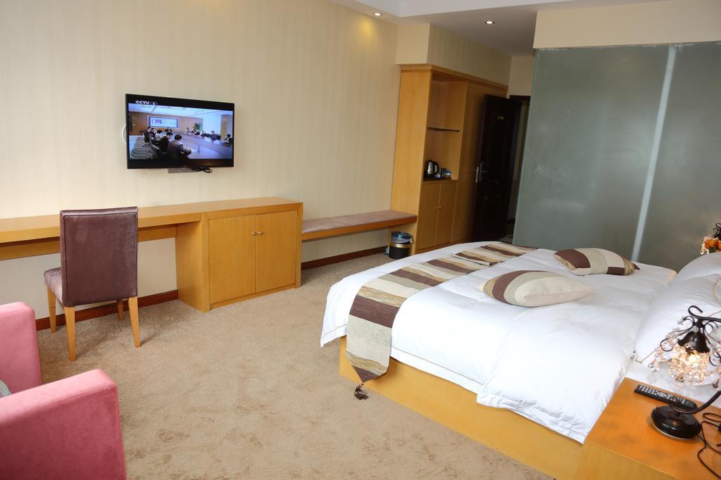 Panshan Tingquan Tuwo Holiday Resort Лэшань Номер фото