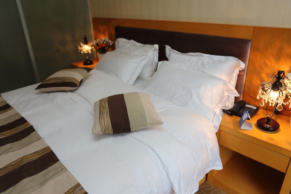 Panshan Tingquan Tuwo Holiday Resort Лэшань Номер фото
