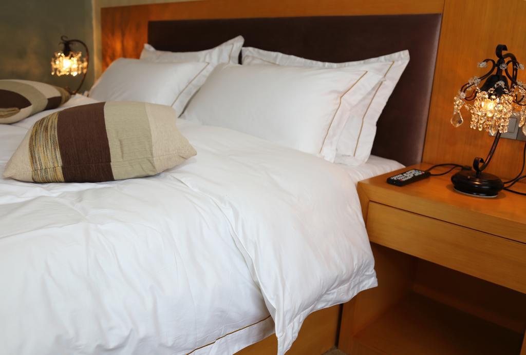Panshan Tingquan Tuwo Holiday Resort Лэшань Номер фото
