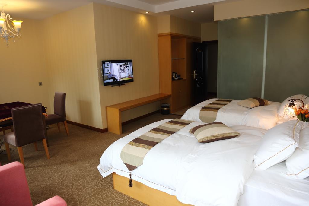 Panshan Tingquan Tuwo Holiday Resort Лэшань Номер фото