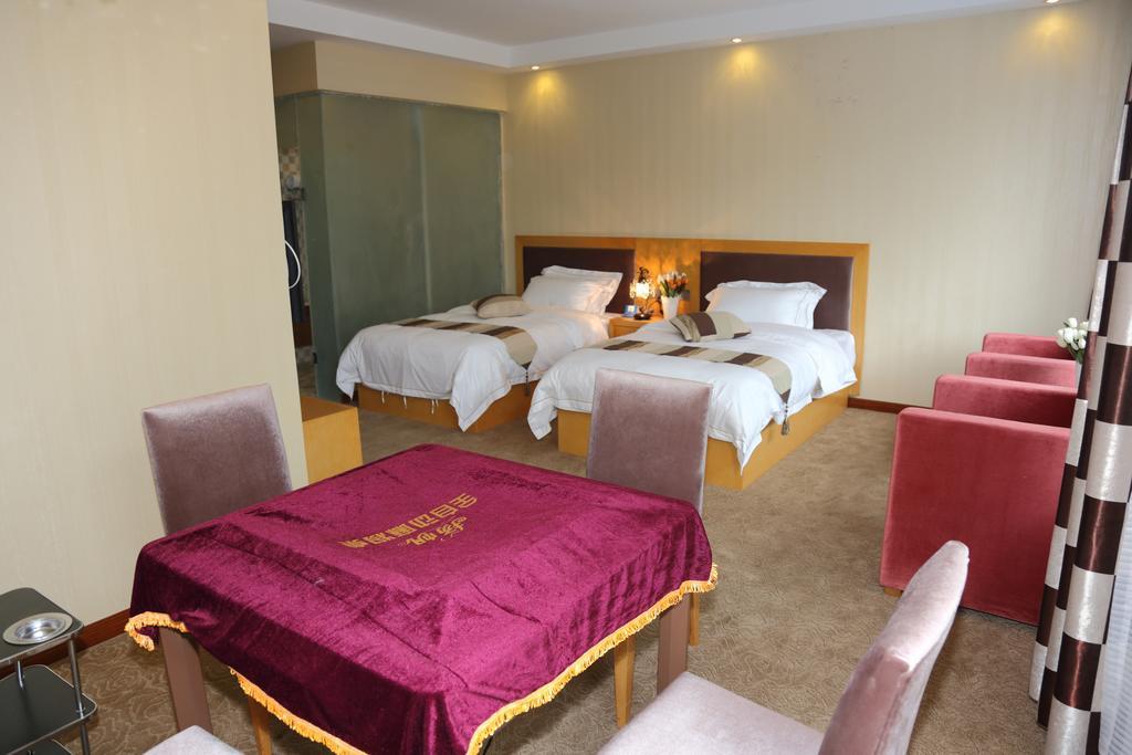 Panshan Tingquan Tuwo Holiday Resort Лэшань Номер фото